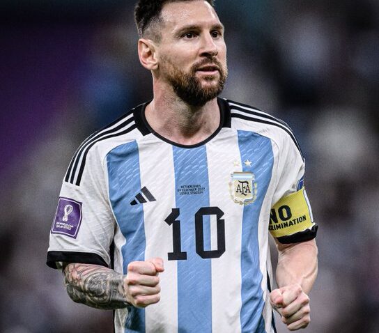 Messi Amkosoa Van Gaal