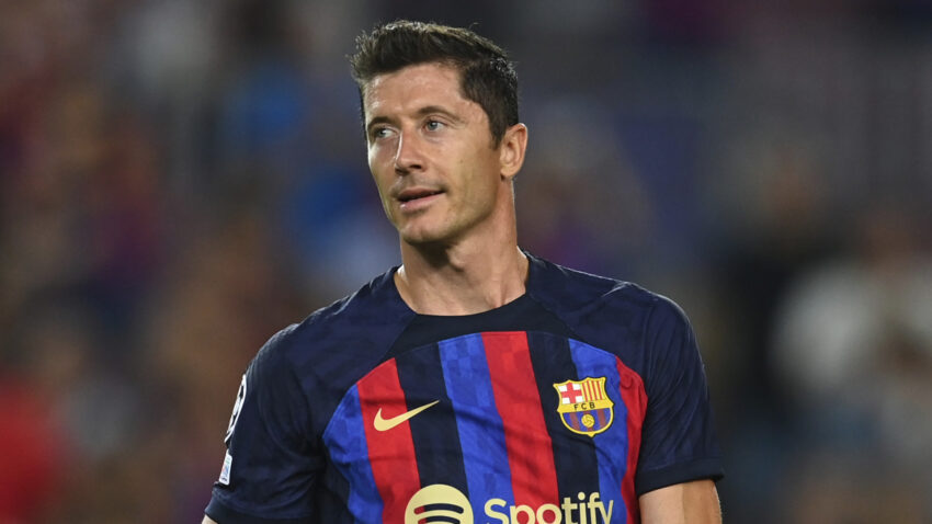 Rebert Lewandowski Atamani Kucheza na Messi Kabla Hajastaafu