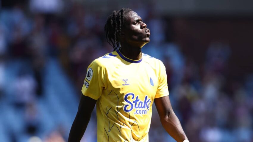 Amadou Onana Afurahishwa na Everton