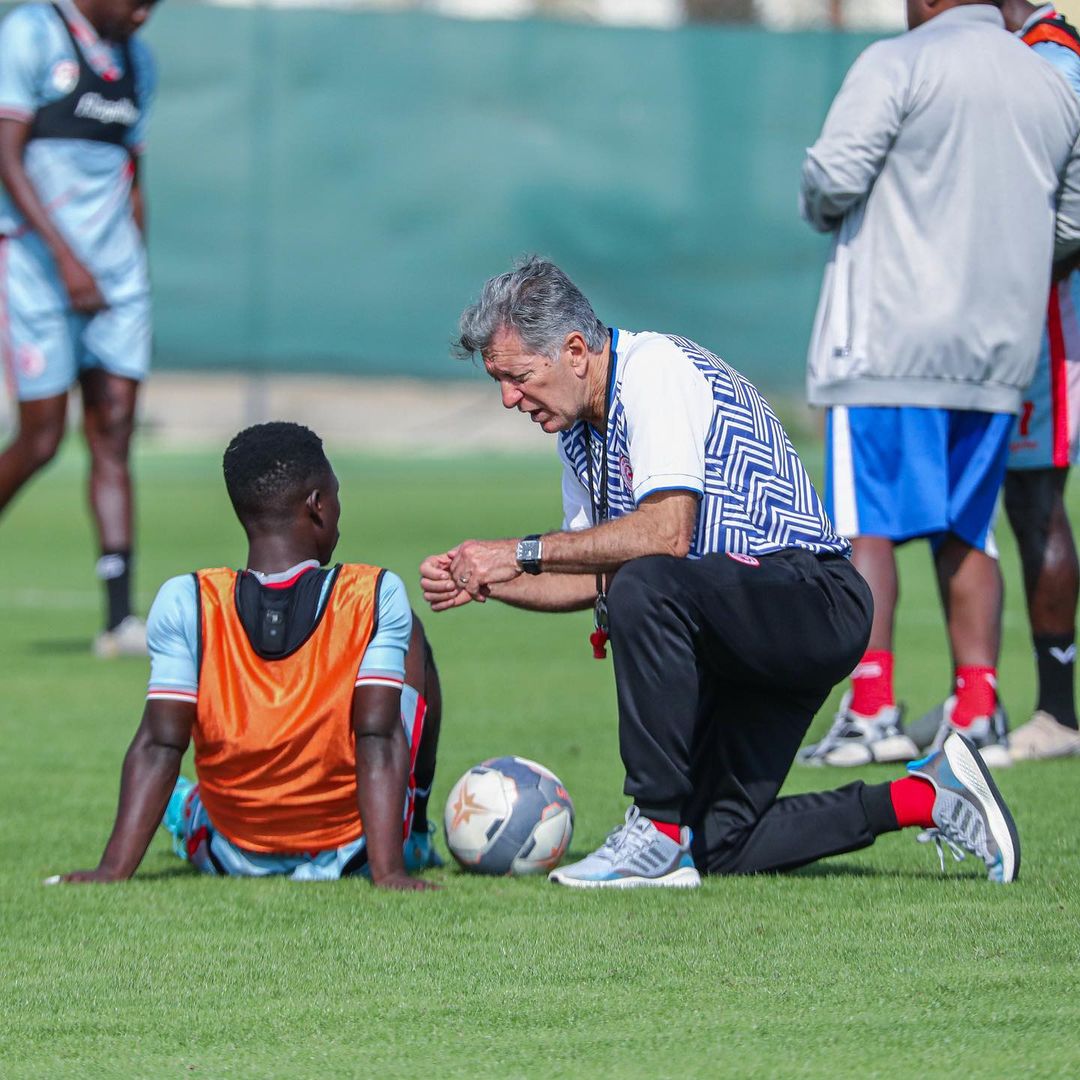Kocha Simba 'Robertinho' Anazitaka Tatu za Dodoma Jiji