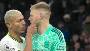 Tottenham Washangazwa na Shabiki wao Kumshambulia Ramsdale