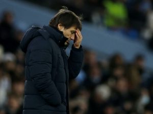 Conte Anaonya Spurs Haiko Tayari Baada ya Kuanguka Etihad