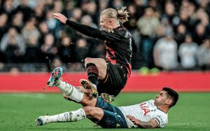 Carragher Anadai Huenda Haaland Alichagua Klabu Isiyo Sahihi