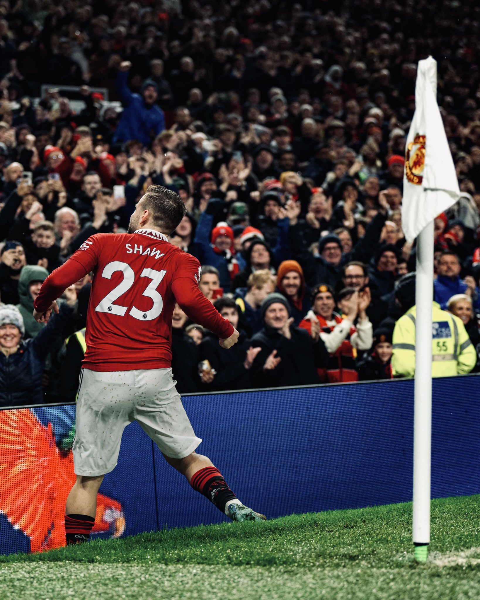 Luke Shaw Aongeza Minne Man United