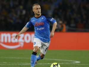 Napoli Yamuongeza Mkataba Lobotka Hadi 2027 na Chaguo la Mwaka Zaidi
