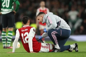 Tomiyasu Anaweza Asirudi Msimu Huu Lakini Arteta Ana Matumaini Makubwa Juu ya Saliba