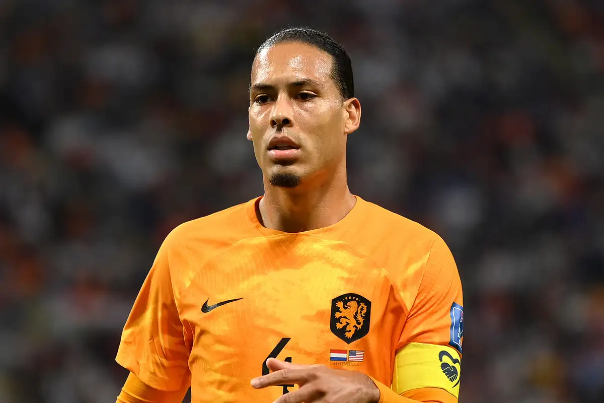 Van Dijk Awajibu Van Basten na Gullit Kuhusu Ukosoaji Wao
