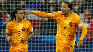 Van Dijk Awajibu Van Basten na Gullit Kuhusu Ukosoaji Wao