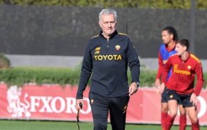 Roma Wamepigwa Faini Kutokana Mashabiki Zao Kufanya na Ubaguzi