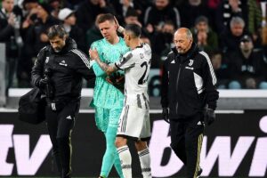 Szczesny Aogopa Baada ya Kuhangaika Kupumua Wakati wa Mchezo Dhidi ya Sporting