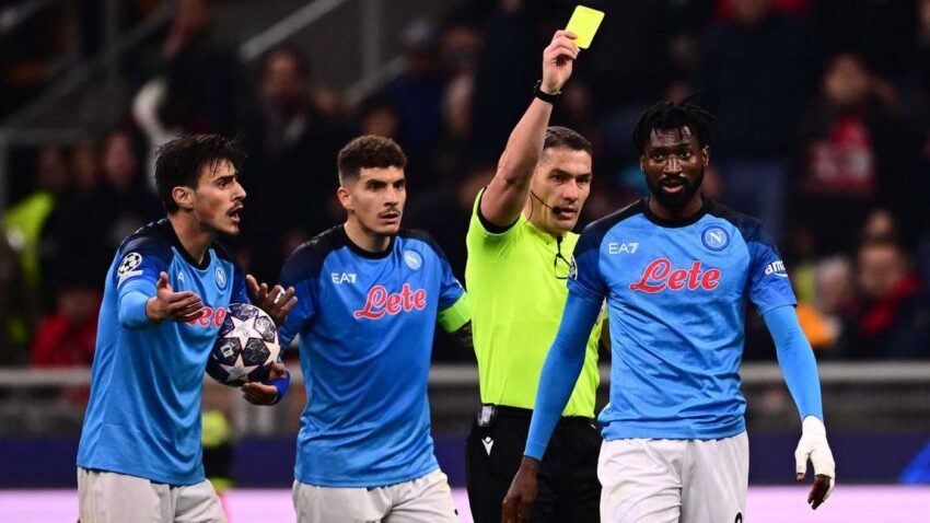 Napoli Wawajibu Waandishi wa Habari Baada ya Kuwalaumu Waamuzi