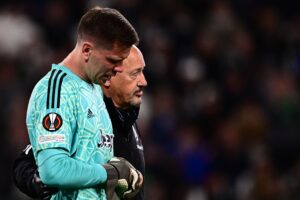 Szczesny Aogopa Baada ya Kuhangaika Kupumua Wakati wa Mchezo Dhidi ya Sporting