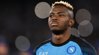 Osimhen Ajibu Uvumi wa Uhamisho wa PSG huku Akilengwa Pia na Utd