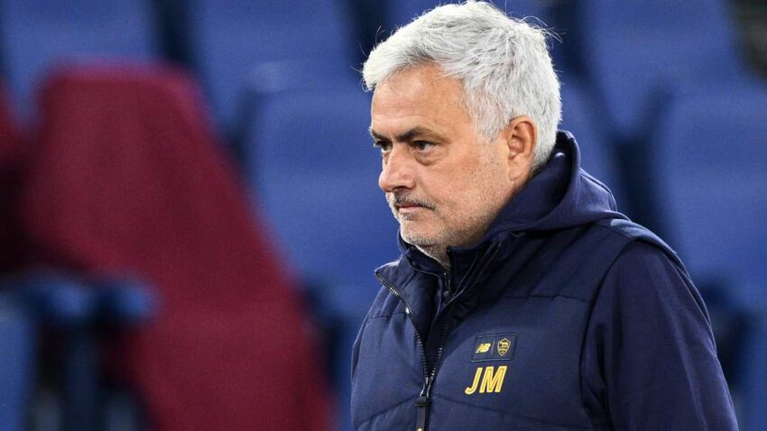 Mourinho Aikataa Chelsea Akisema Anataka Kusalia AS Roma