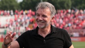 Verona Wanakabiliwa na Uamuzi wa Baroni kuwa Kocha