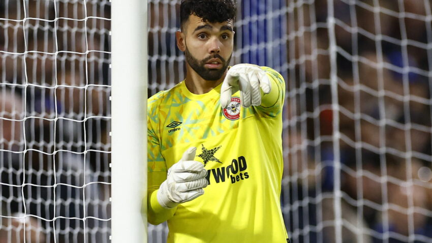 Tottenham Wanaendelea na Jitihada za Kumsajili Kipa wa Brentford Raya