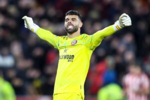 Tottenham Wanaendelea na Jitihada za Kumsajili Kipa wa Brentford Raya