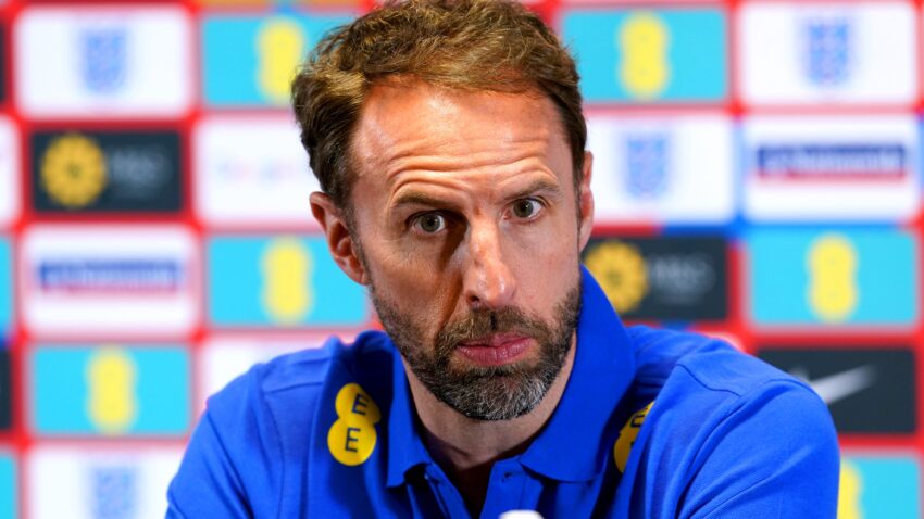 Southgate Awashauri Wachezaji wa Uingereza Wasitatizwe na Masuala ya Uhamisho