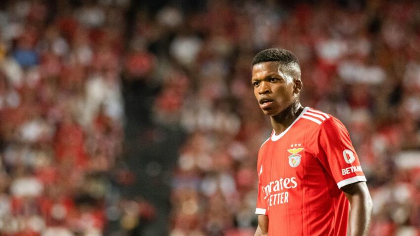 Milan Wameanza Mazungumzo na Kiungo wa Benfica Florentino Luis