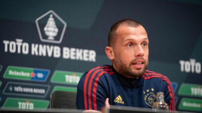 Ajax Inawinda Kocha Mpya Baada ya Kumwachilia Heitinga