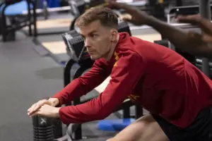 Roma Wanafanya Makubaliano Mara Mbili ya Leeds kwa Llorente na Kristensen