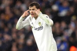 Roma Wanafanya Makubaliano Mara Mbili ya Leeds kwa Llorente na Kristensen