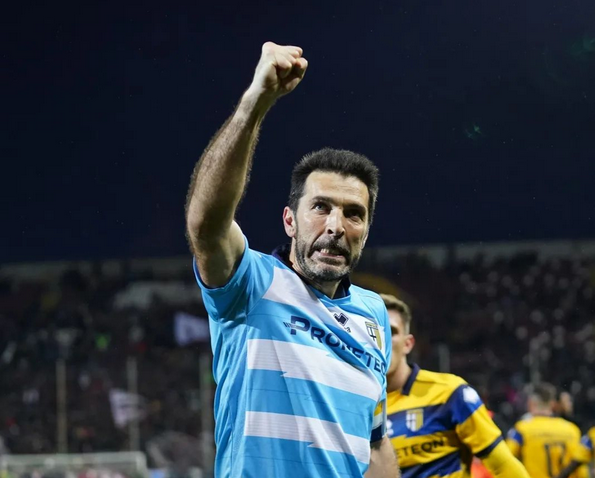 Buffon Anafikiria Kustaafu Licha ya Mkataba na Parma