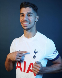 Tottenham Imemsajili Solomon Ambaye Alikuwa Mchezaji Huru