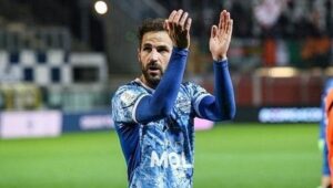 Fabregas Astaafu Kucheza Soka Akiwa na Umri wa Miaka 36