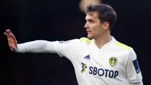 Beki wa Leeds Llorente Arejea Roma kwa Mkopo wa Msimu Mzima
