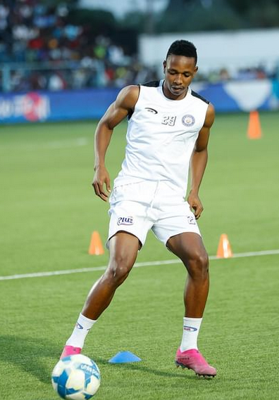 Azam FC Kukiwasha Dhidi ya Tanzania Prisons Leo