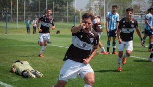 Milan Yakaribia Kumnunua Beki wa Platense Pellegrino