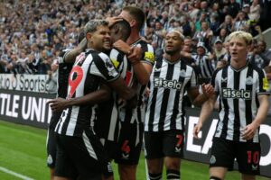 Newcastle Yashusha Ghasia kwa Aston Villa