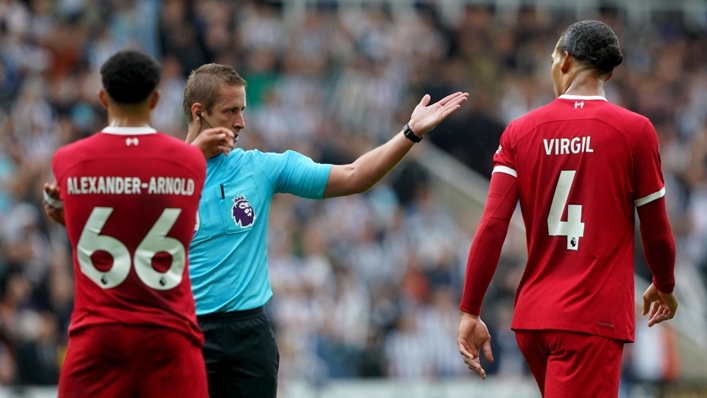 Van Dijk Apigwa Faini na FA