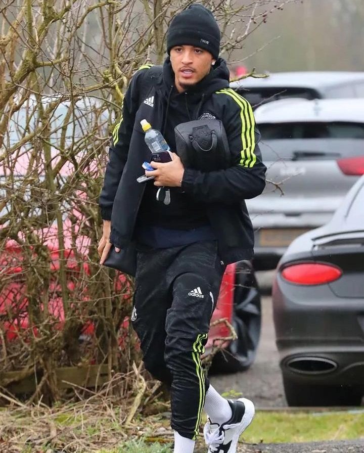 Sancho Aendelea Kukalia Kuti Kavu Man United