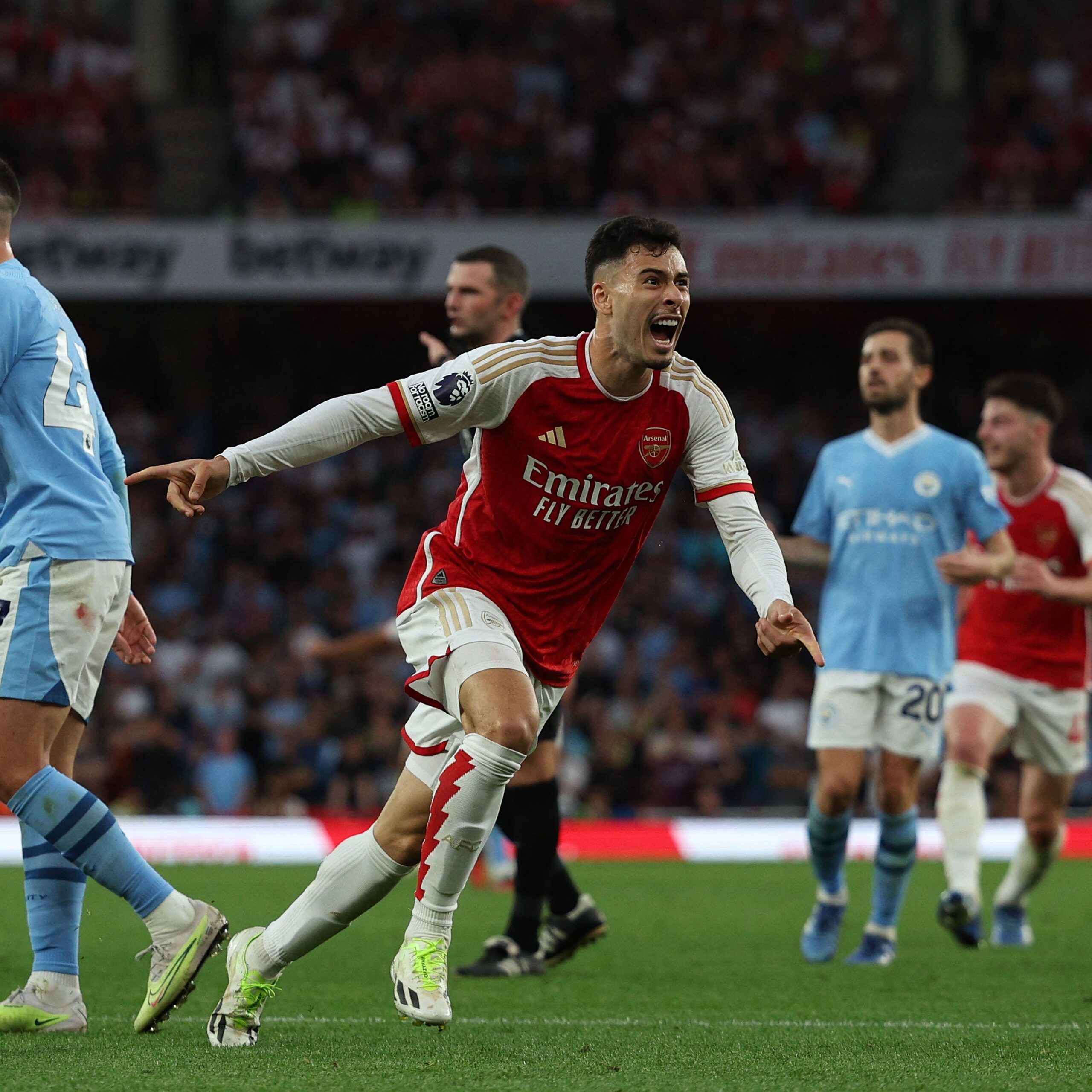 Arsenal Yafuta Uteja Yaipasua Man City