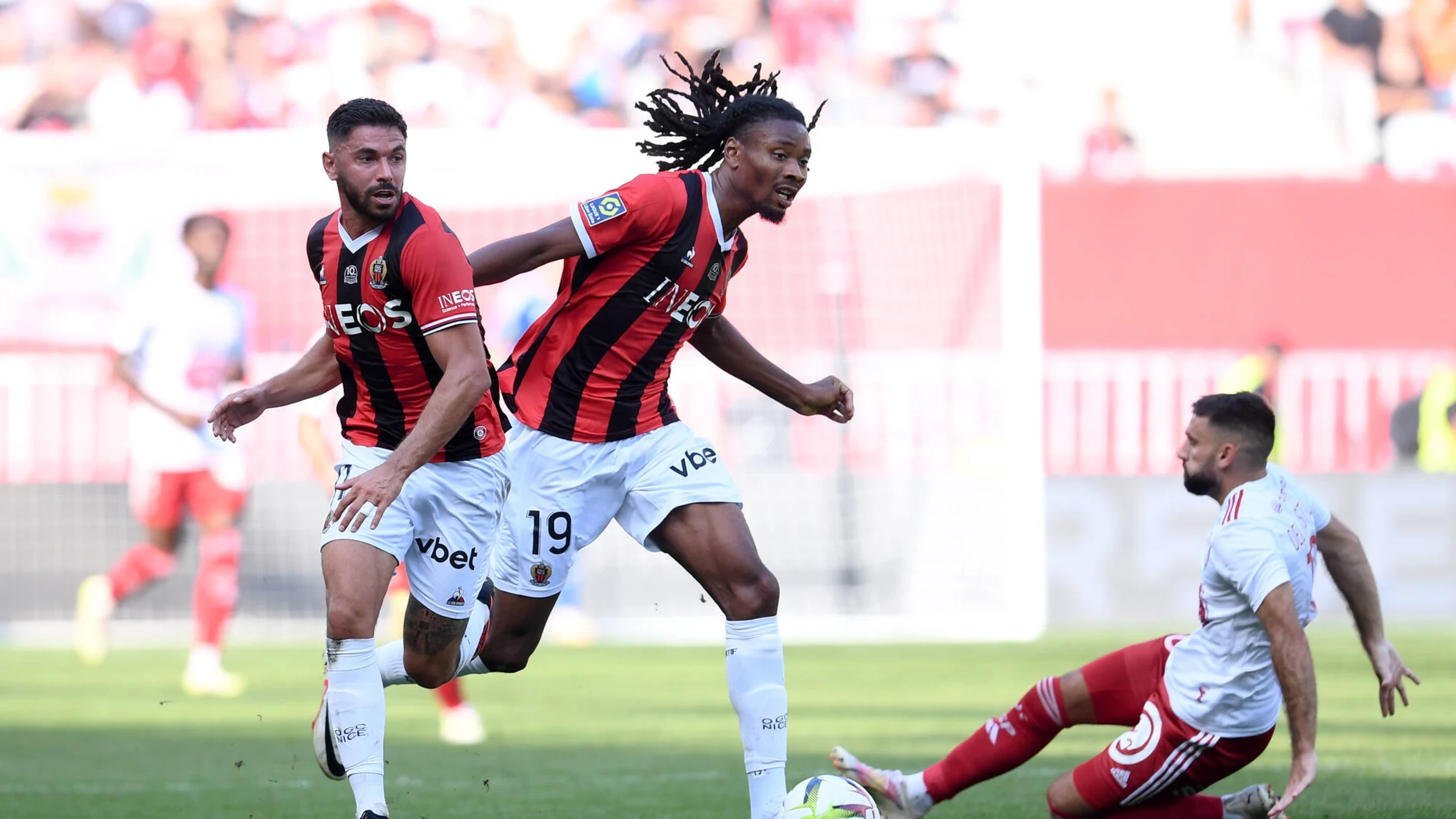 Inter Wanataka Kumsajili Kaka Yake Thuram