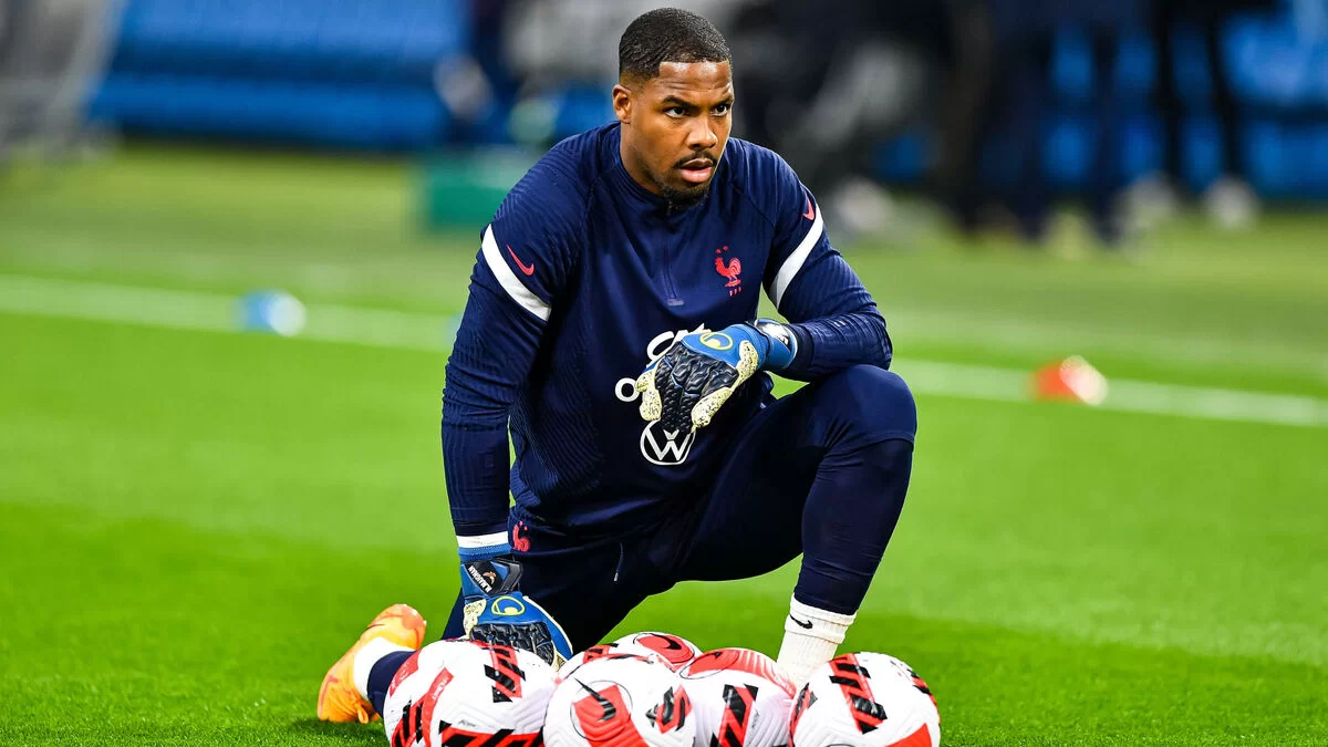 Milan wanatafuta Kukwepa Kipengele cha Kumuachilia Maignan Kwenye Mkataba Mpya