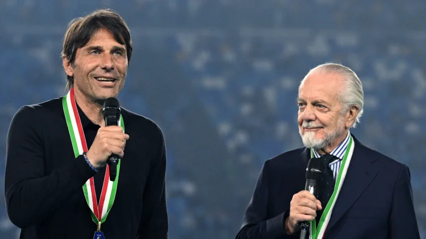 Napoli Wamemshawishi Conte Asubiri Kabla ya Kufanya Uamuzi Kuhusu Mustakabali Wake