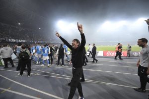 Napoli Wamemshawishi Conte Asubiri Kabla ya Kufanya Uamuzi Kuhusu Mustakabali Wake