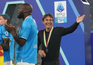 Napoli Wamemshawishi Conte Asubiri Kabla ya Kufanya Uamuzi Kuhusu Mustakabali Wake