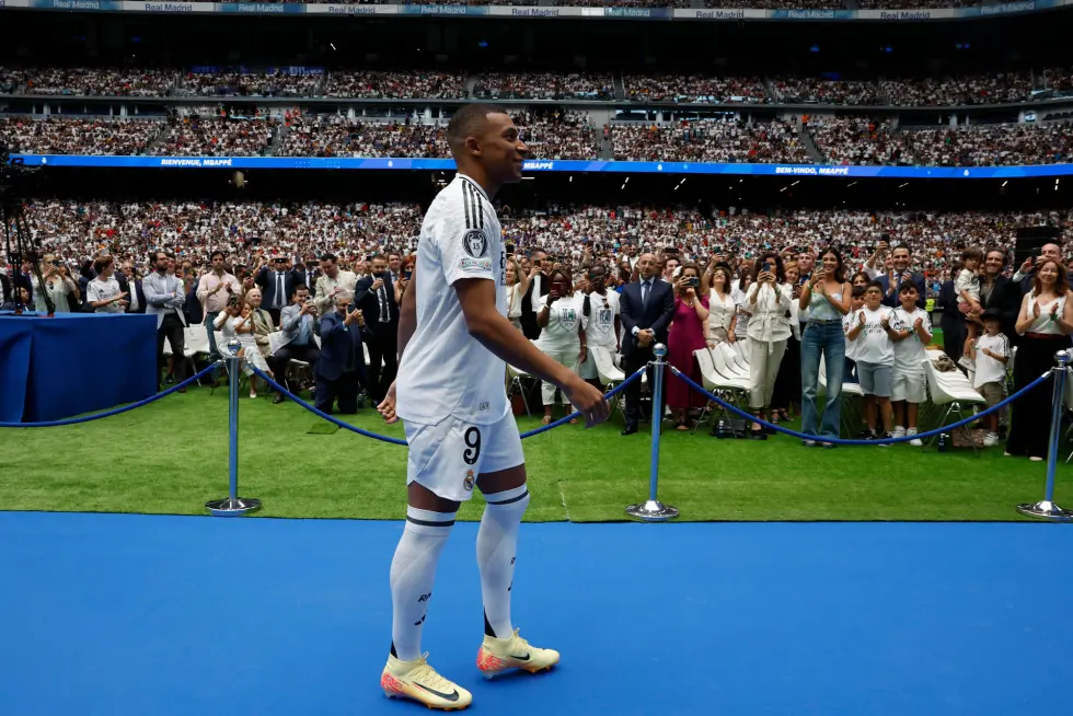 Kubadilika Utambulisho Wa Mchezaji hadi biashara