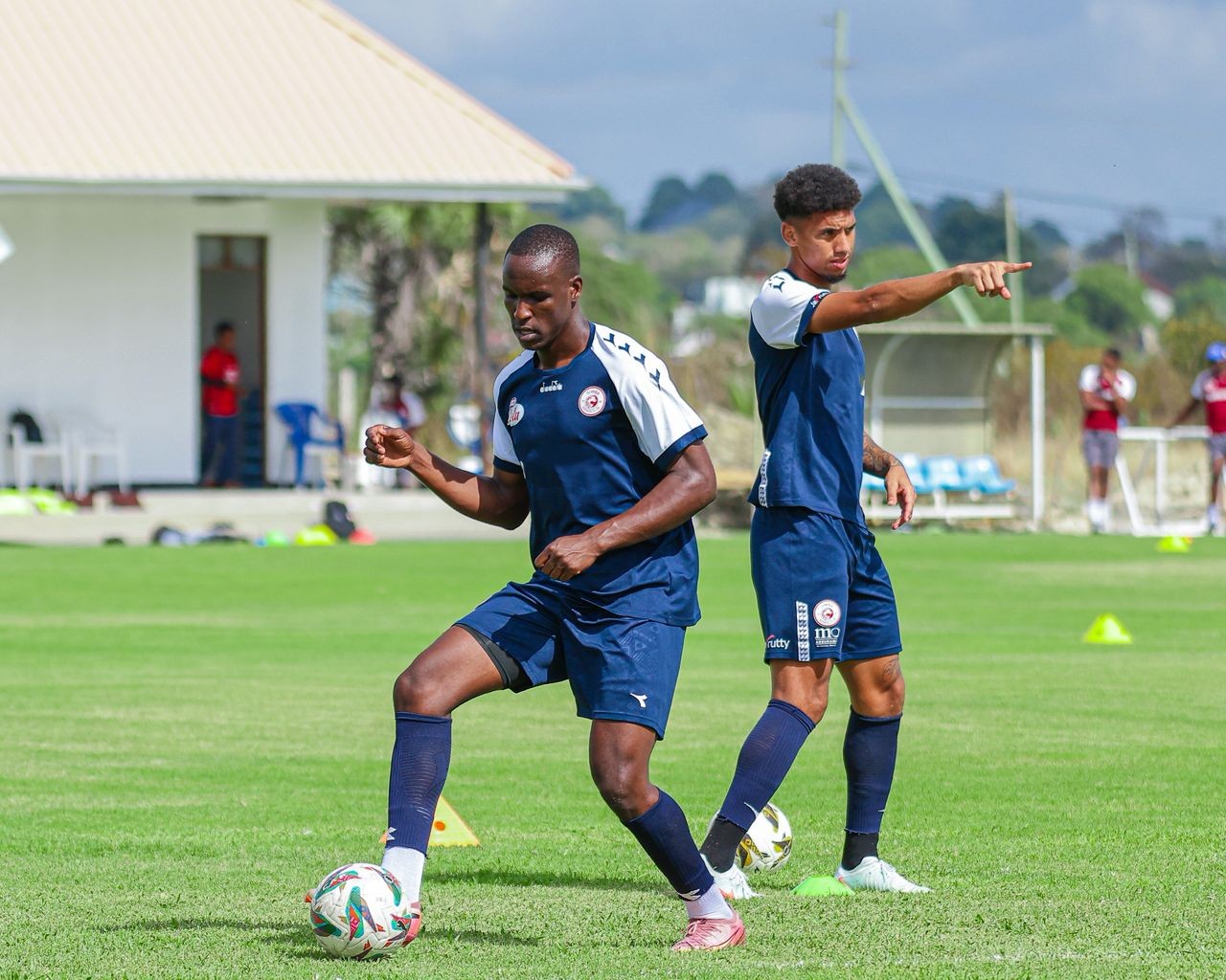 Neo Maema & De De Reuck Wabebeshwa Mzigo Eswatin