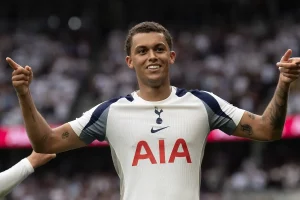 Aston Villa Inamvizia Johnson wa Spurs