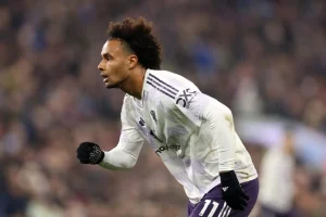 Manchester United Wamechelewesha Uamuzi Kuhusu Kuondoka kwa Joshua Zirkzee