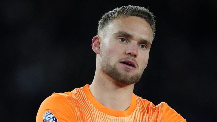 Chelsea Kuwania Saini ya Nyota wa Brighton Bart Verbruggen kwa Pauni 50M Majira ya Kiangazi, Wakishindana na Bayern