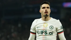 Pedro Neto Aruhusiwa Kucheza Dhidi ya PSG Licha ya Tukio la Kumsukuma Ball Boy