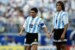 Batistuta Amchagua Maradona Kumzidi Messi Kwa Ubora