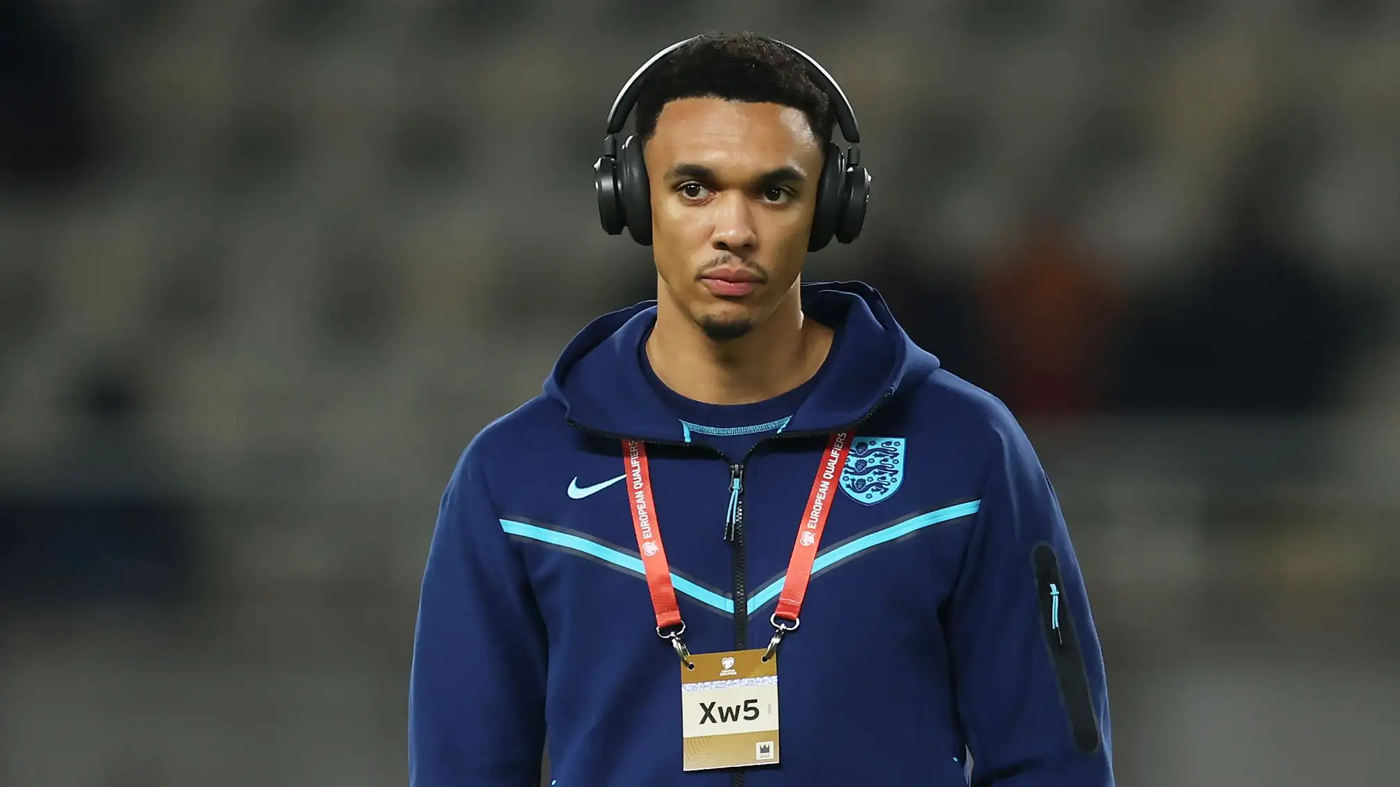 Rooney Ashangazwa Kuachwa kwa Alexander-Arnold England