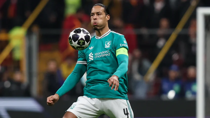 Van Dijk Aingia Hatarini Liverpool Kwa Hofu ya Kadi